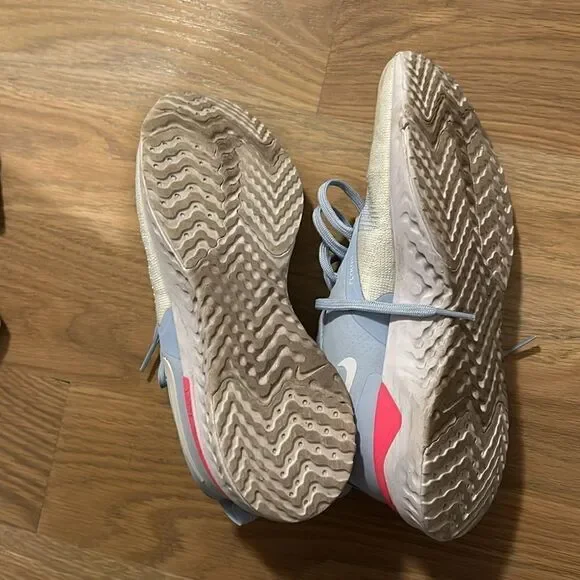 Nike sneakers size 8 light blue - Picture 3 of 4